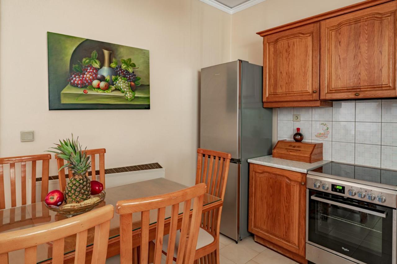 Golden Flower'S Apartment 포로스 외부 사진